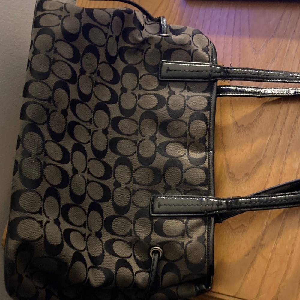 Coach Signature Canvas Tote pocketbook - Picture 14 of 15